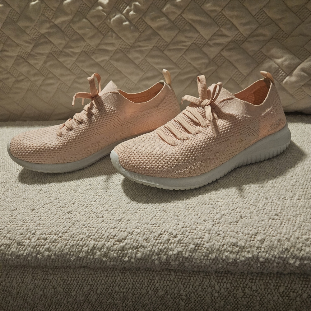 Skechers Women's Light Pink Knit Sneakers